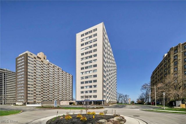 12520 Edgewater Drive 901, Lakewood, OH 44107