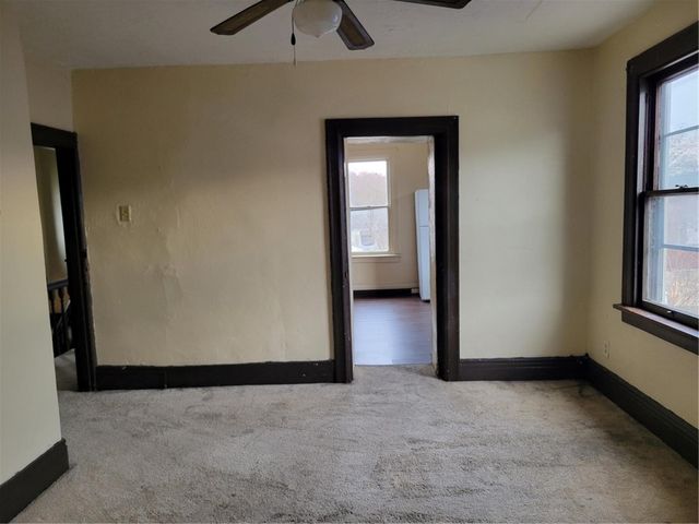 811 10th St, Stowe Twp, PA 15136