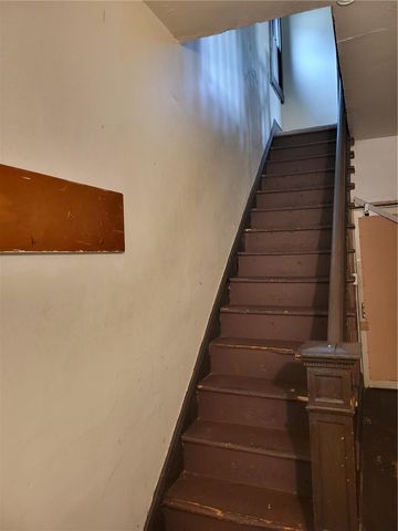 811 10th St, Stowe Twp, PA 15136