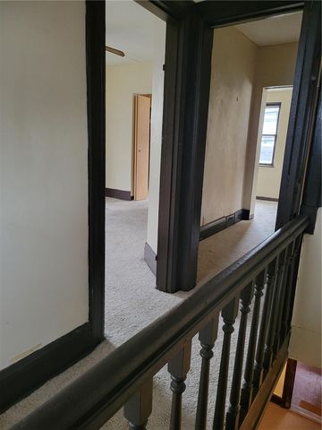 811 10th St, Stowe Twp, PA 15136