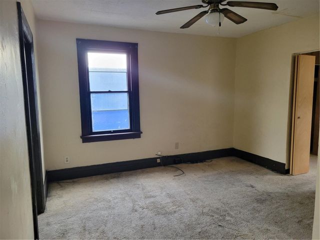 811 10th St, Stowe Twp, PA 15136