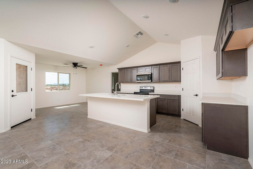 1424 S 334TH Avenue, Tonopah, AZ 85354