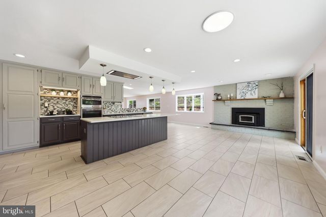 6113 ELAINE DR, Jefferson, MD 21755