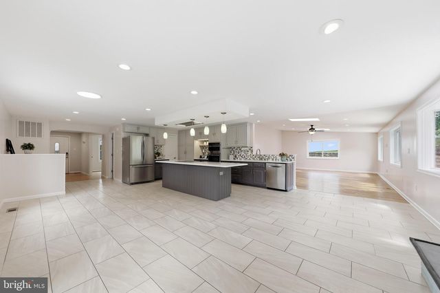 6113 ELAINE DR, Jefferson, MD 21755