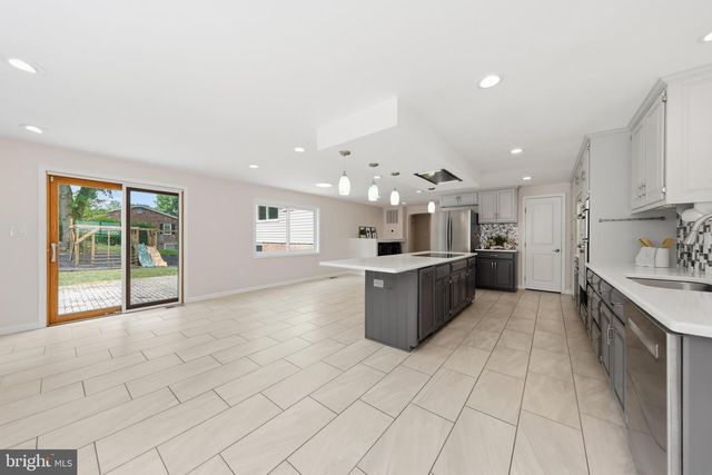 6113 ELAINE DR, Jefferson, MD 21755