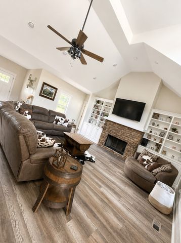 1669 Knob Creek Rd, Wartrace, TN 37183