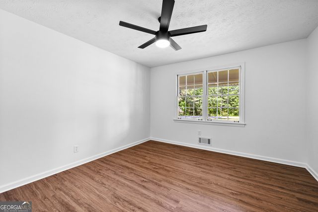 35 Frasier Drive, Brooks, GA 30205