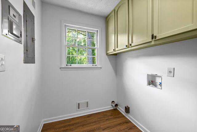 35 Frasier Drive, Brooks, GA 30205