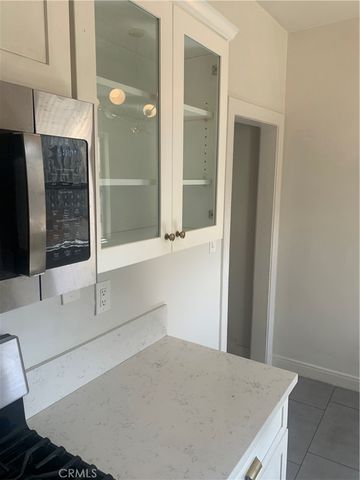 1145 S New Hampshire 3, Los Angeles, CA 90006