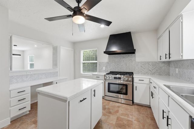 5114 Oleander Street, Seabrook, TX 77586