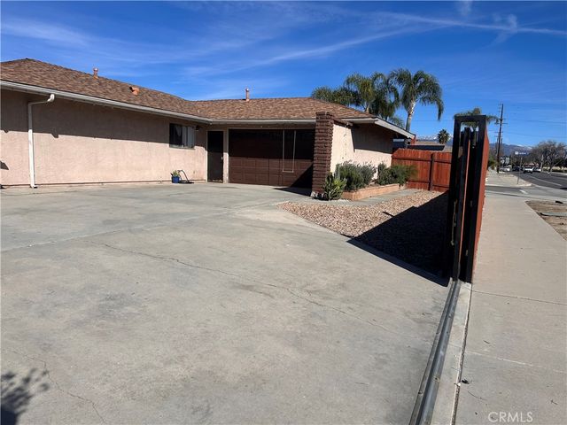 889 Cardona Place, Hemet, CA 92543