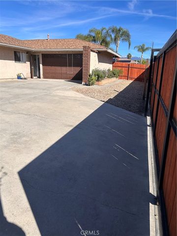 889 Cardona Place, Hemet, CA 92543