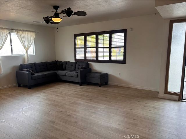 889 Cardona Place, Hemet, CA 92543