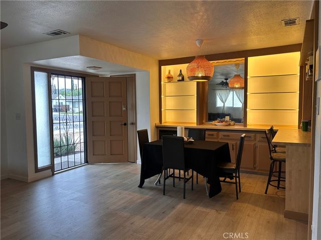 889 Cardona Place, Hemet, CA 92543