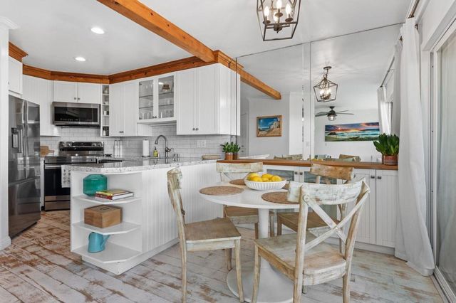 3955 Honeycutt St 103, San Diego, CA 92109