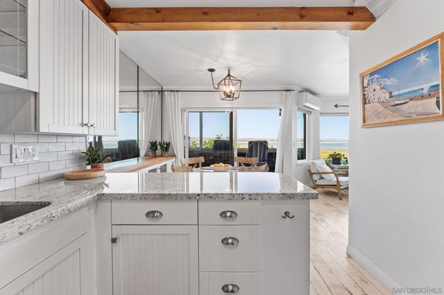 3955 Honeycutt St 103, San Diego, CA 92109
