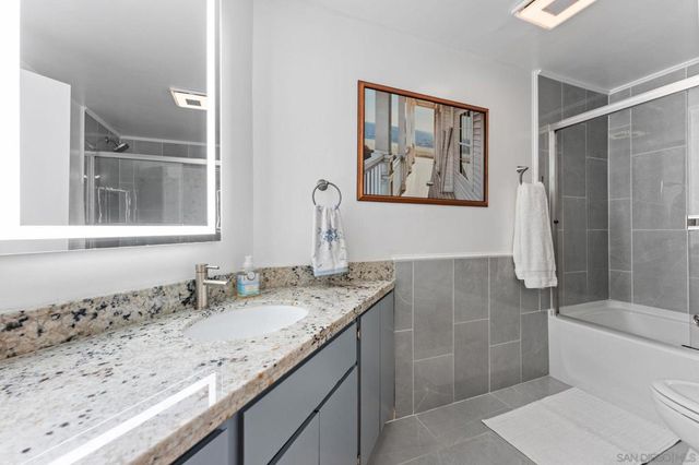 3955 Honeycutt St 103, San Diego, CA 92109