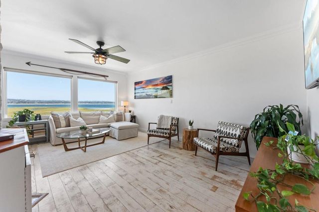 3955 Honeycutt St 103, San Diego, CA 92109