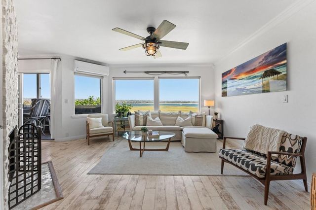 3955 Honeycutt St 103, San Diego, CA 92109
