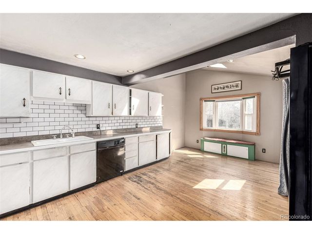 40 Dover St, Lakewood, CO 80226