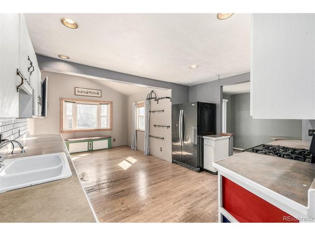 40 Dover St, Lakewood, CO 80226