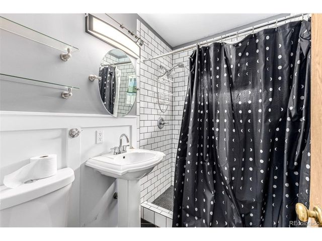 40 Dover St, Lakewood, CO 80226