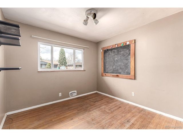 40 Dover St, Lakewood, CO 80226