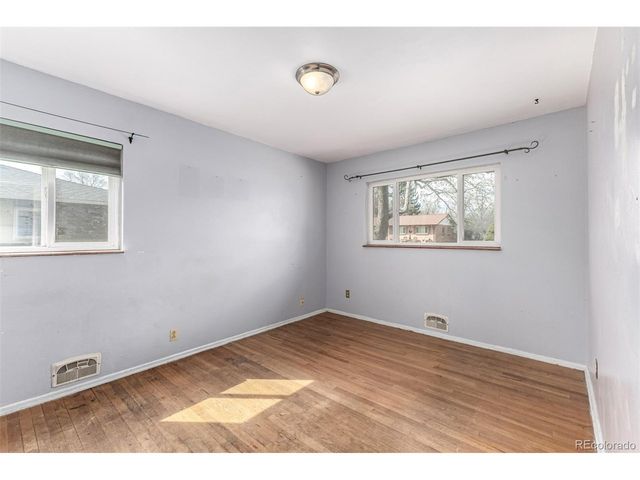 40 Dover St, Lakewood, CO 80226