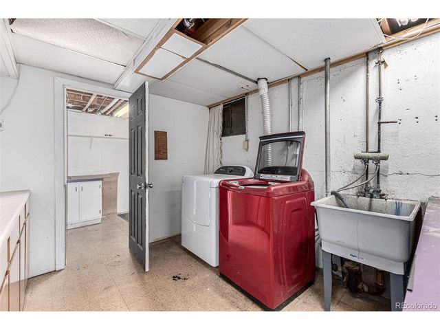 40 Dover St, Lakewood, CO 80226