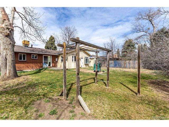 40 Dover St, Lakewood, CO 80226