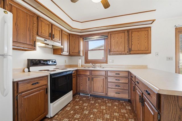 637 E SCOTT STREET, Fond Du Lac, WI 54935