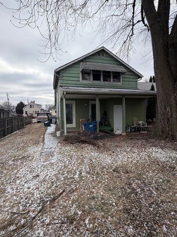 118 4th Street, Silvis, IL 61282