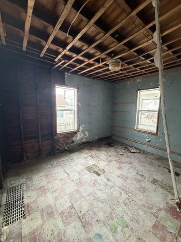 118 4th Street, Silvis, IL 61282