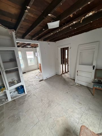 118 4th Street, Silvis, IL 61282