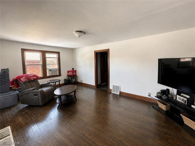 3735 Elbertus Avenue, Youngstown, OH 44507