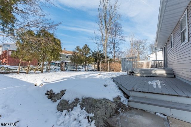 342 Dupont Ave, Hopatcong Boro, NJ 07843