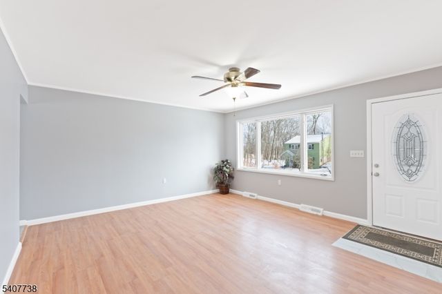 342 Dupont Ave, Hopatcong Boro, NJ 07843