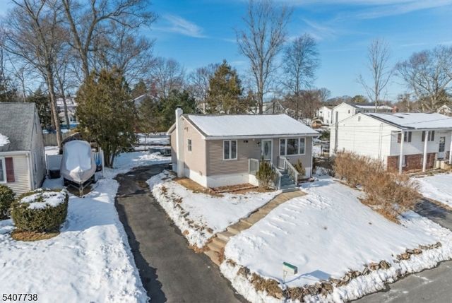 342 Dupont Ave, Hopatcong Boro, NJ 07843