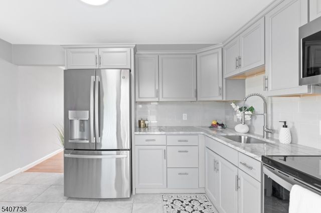 342 Dupont Ave, Hopatcong Boro, NJ 07843