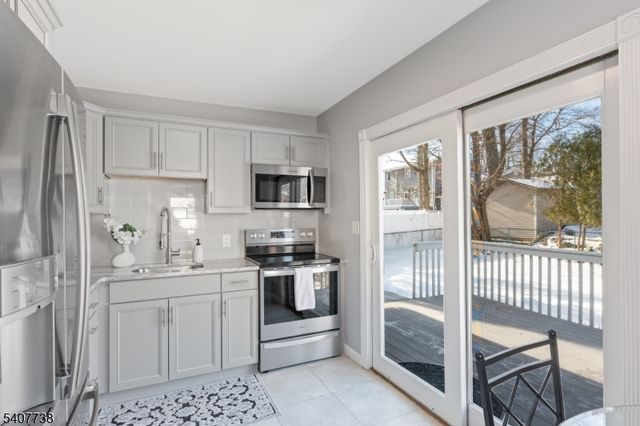 342 Dupont Ave, Hopatcong Boro, NJ 07843