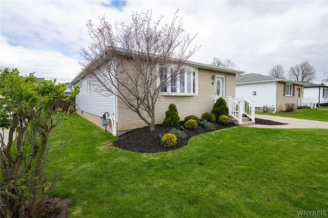 76 East Cherbourg Drive, Cheektowaga, NY 14227