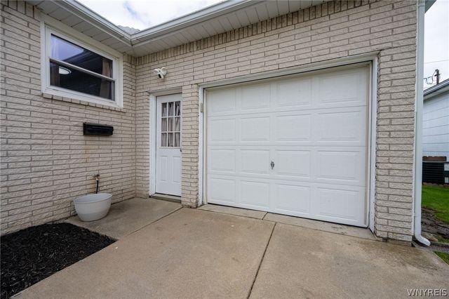 76 East Cherbourg Drive, Cheektowaga, NY 14227