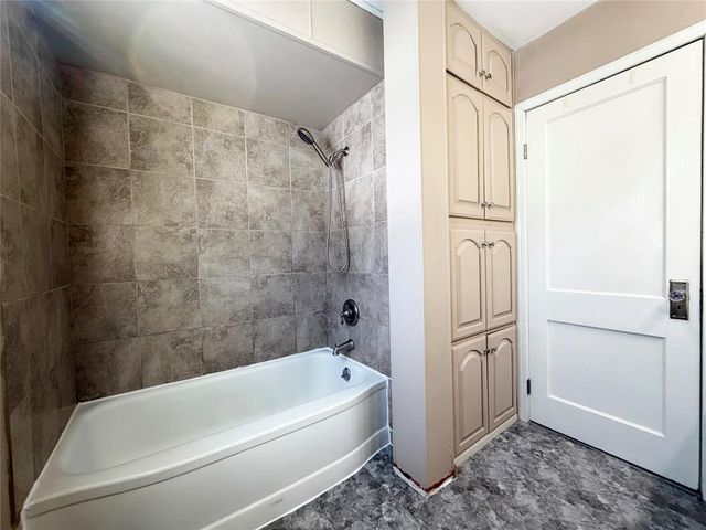 35 Phipps Avenue, Rice Lake, WI 54868