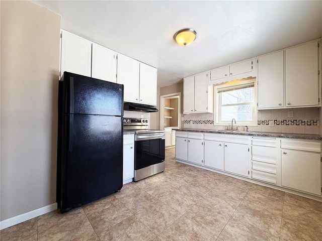 35 Phipps Avenue, Rice Lake, WI 54868