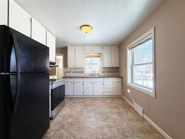 35 Phipps Avenue, Rice Lake, WI 54868