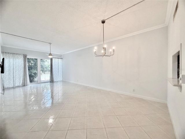 7400 SUN ISLAND DRIVE S 111, South Pasadena, FL 33707