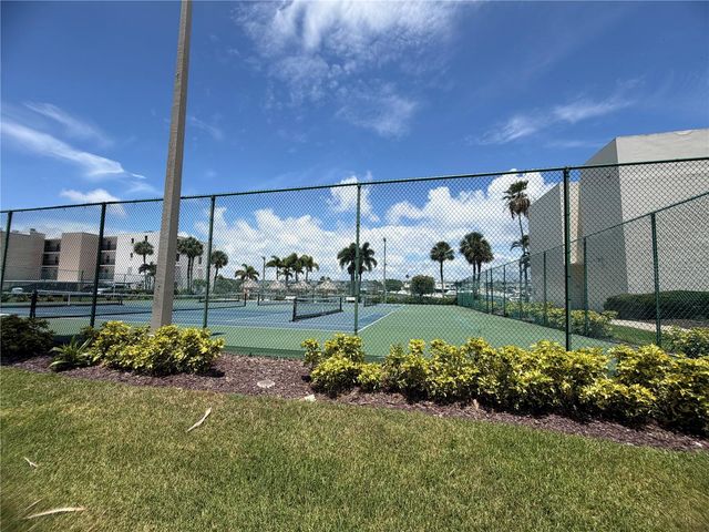 7400 SUN ISLAND DRIVE S 111, South Pasadena, FL 33707