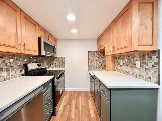 7400 SUN ISLAND DRIVE S 111, South Pasadena, FL 33707