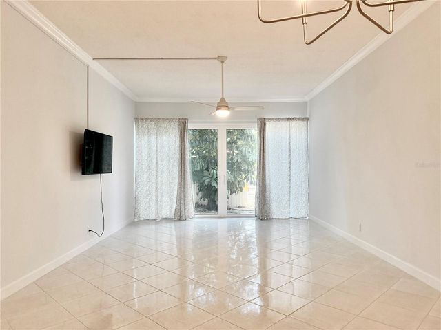 7400 SUN ISLAND DRIVE S 111, South Pasadena, FL 33707