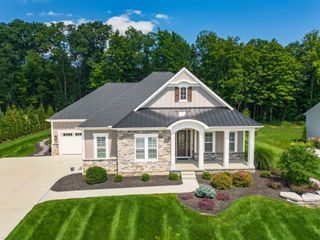 1932 Scenic Bluff Court, Delaware, OH 43015